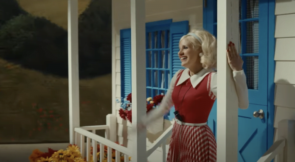 Watch: The Eyes Of Tammy Faye Featurette